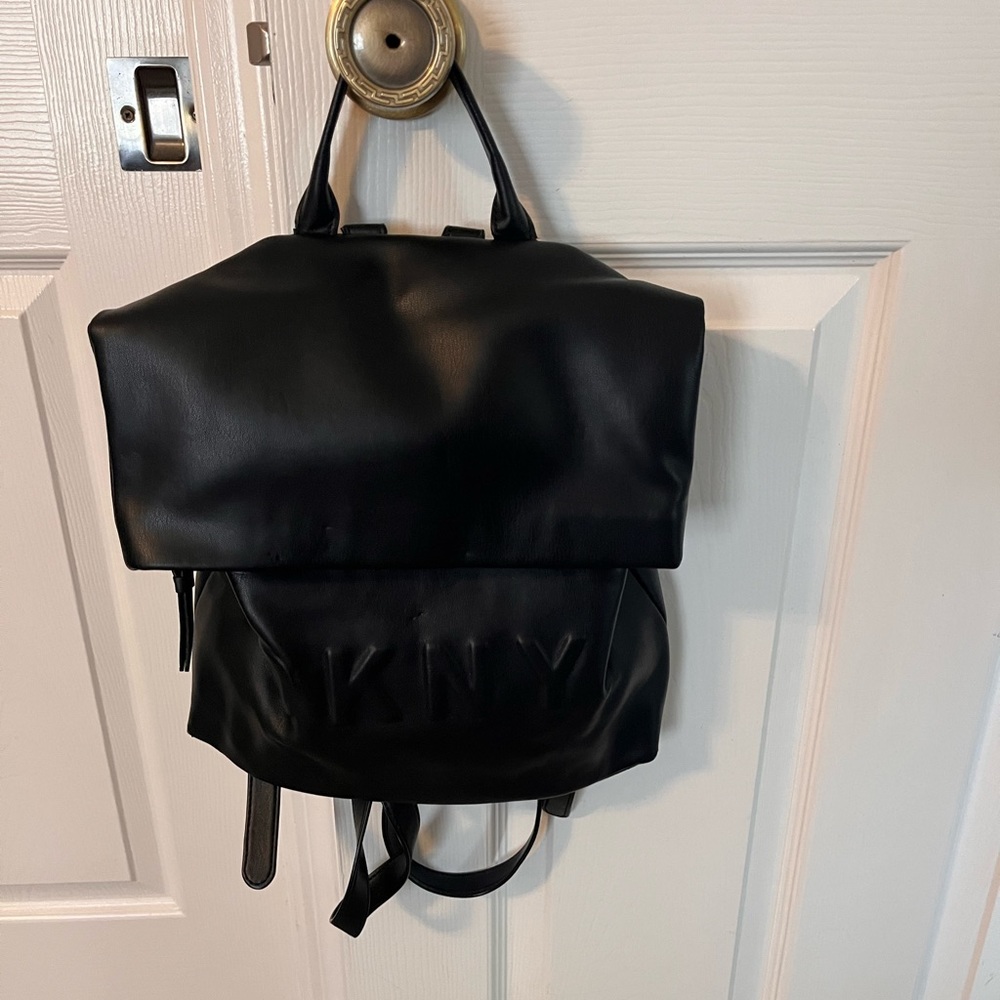 DKNY Tilly Medium Logo Black Backpack